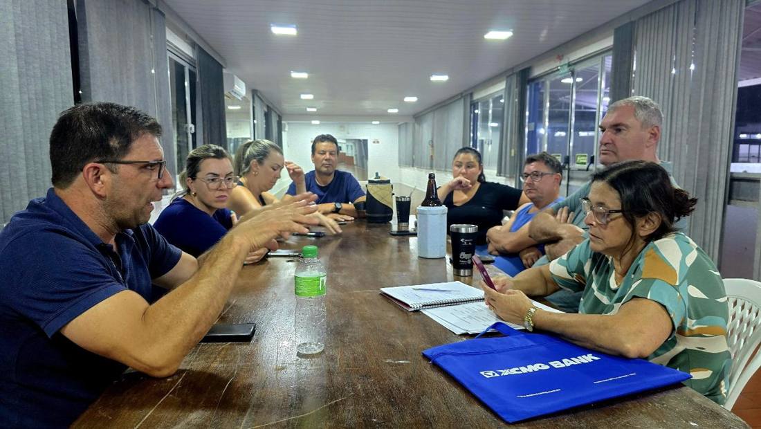 Reunião Define Detalhes do Jantar-Baile de 60 Anos do Clube Tiaraju