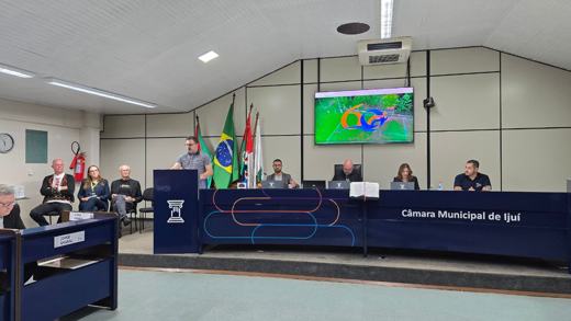 Foto 3 — Clube Aquático Tiaraju é homenageado na Câmara de Vereadores pelos 60 anos de fundação