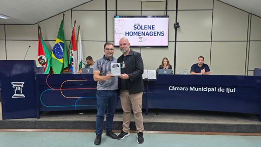 Foto 4 — Clube Aquático Tiaraju é homenageado na Câmara de Vereadores pelos 60 anos de fundação